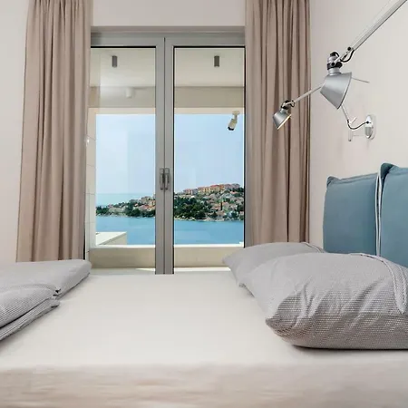 Luxury Carpe Diem Paradise