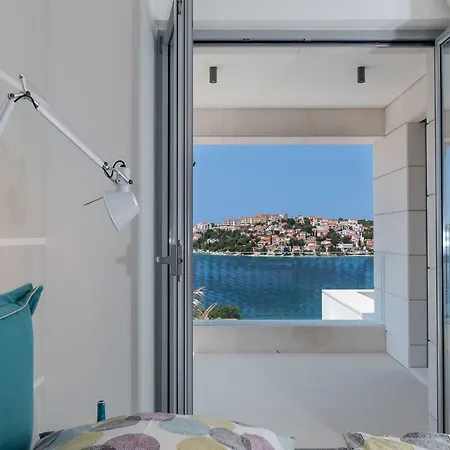Luxury Carpe Diem Paradise