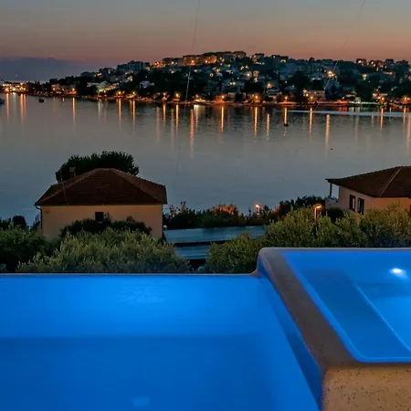 וילה Luxury Carpe Diem Paradise רוגוזניצה
