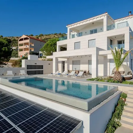וילה Luxury Carpe Diem Paradise רוגוזניצה
