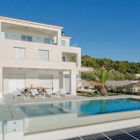 Luxury Carpe Diem Paradise * רוגוזניצה