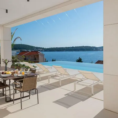 Luxury Carpe Diem Paradise וילה רוגוזניצה